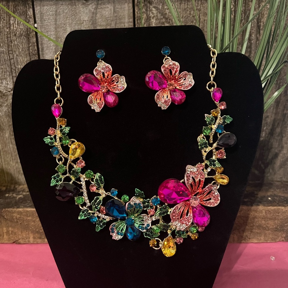 Floral Multicolor Necklace and Earring Set